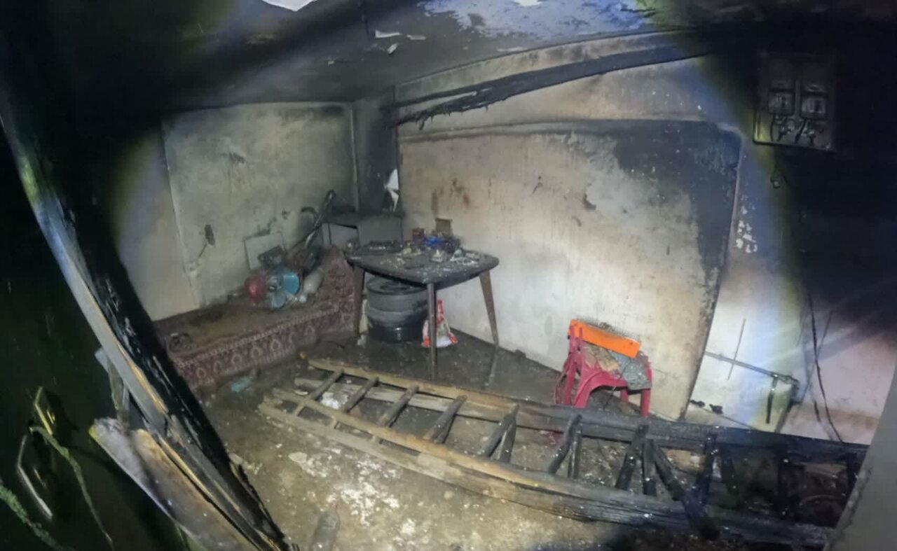 تصادف پژو با ۵ مصدوم / حریق در پارکینگ منزل مسکونی و محبوسی ساکنان + عکس