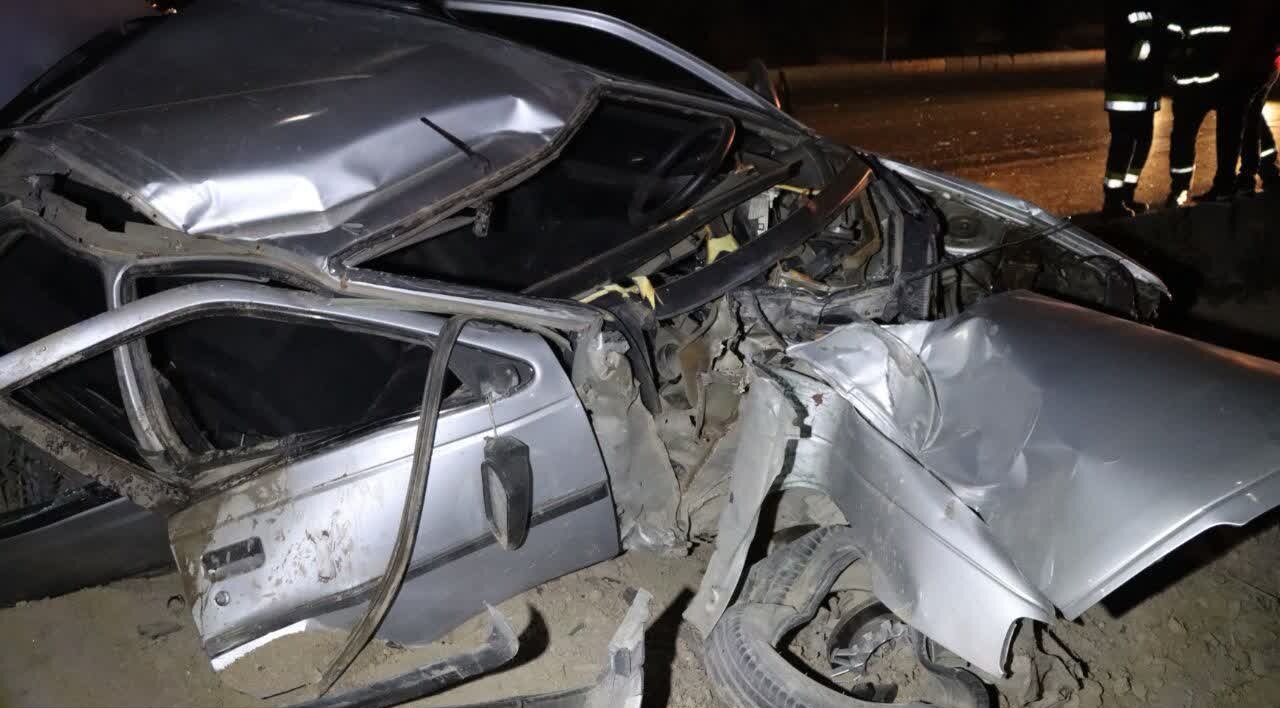 تصادف پژو با ۵ مصدوم / حریق در پارکینگ منزل مسکونی و محبوسی ساکنان + عکس