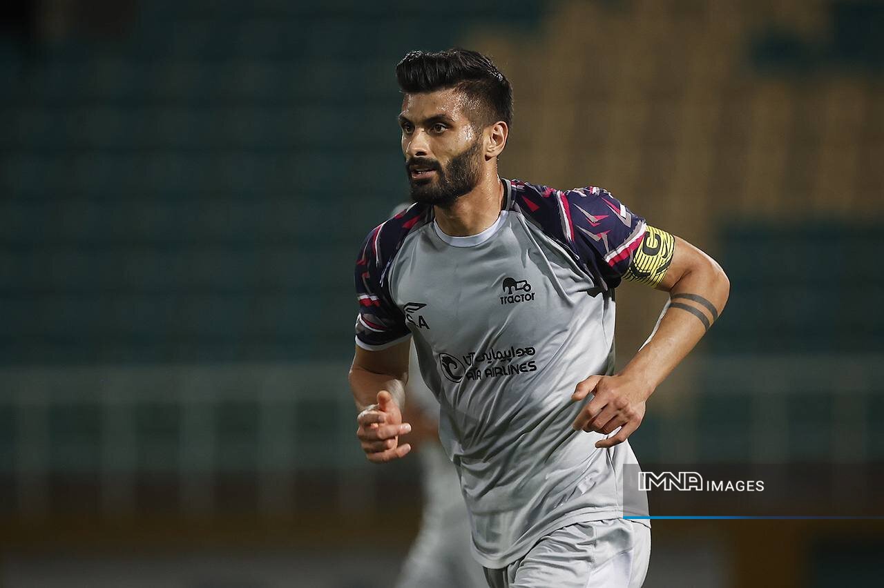 سعید آقایی دیگر بدون تیم نیست / نساجی مدافع مغضوب سپاهان و تراکتور را گردن گرفت