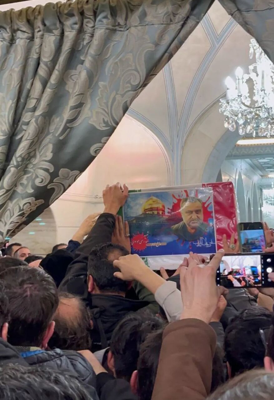 وداع با پیکر شهید سیدرضی موسوی در حرمهای سوریه+فیلم و عکس