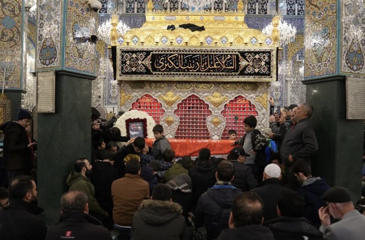 وداع با پیکر شهید سیدرضی موسوی در حرمهای سوریه+فیلم و عکس