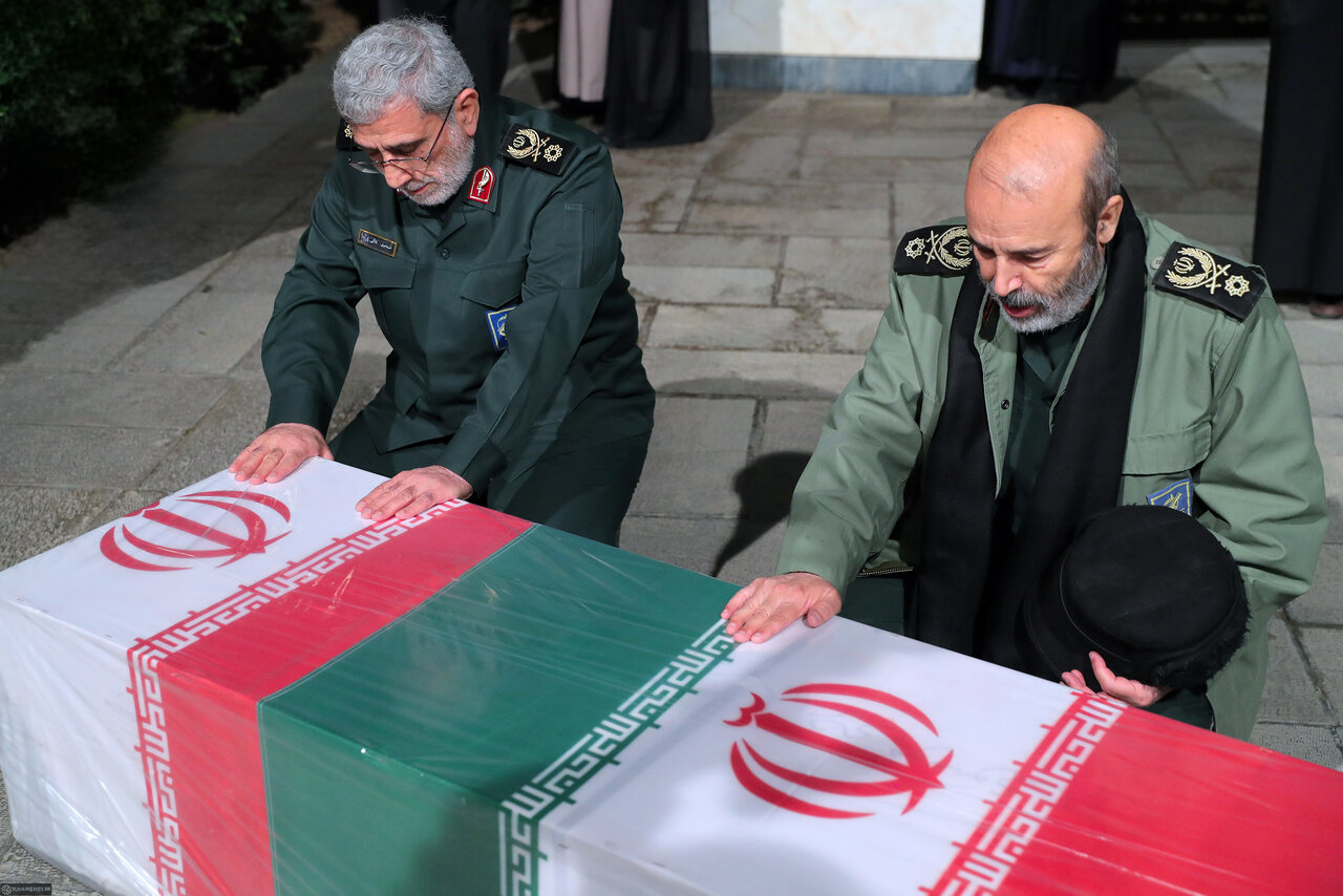 گفتوگوی رهبر انقلاب با خانواده شهید سید رضی