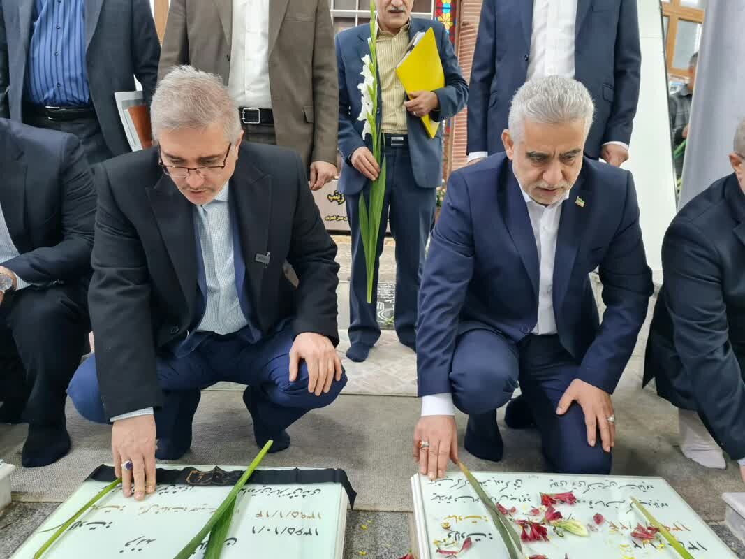 ادای احترام معاون رئیسجمهور به مقام شامخ شهدای گیلان