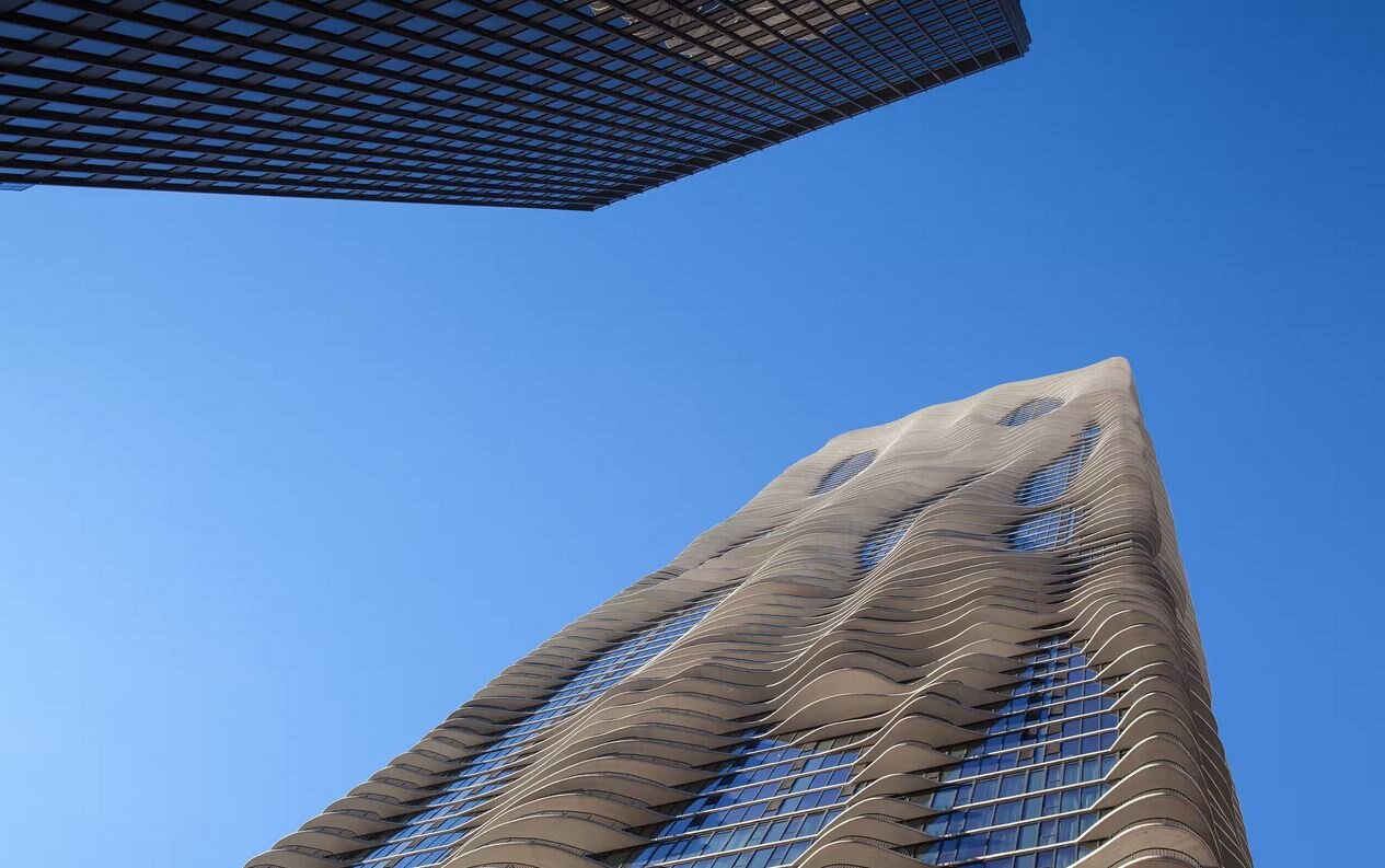 ساختمانهای شیشهای؛ تله مرگ پرندگان / تغییر شیوه ساختوساز معماران