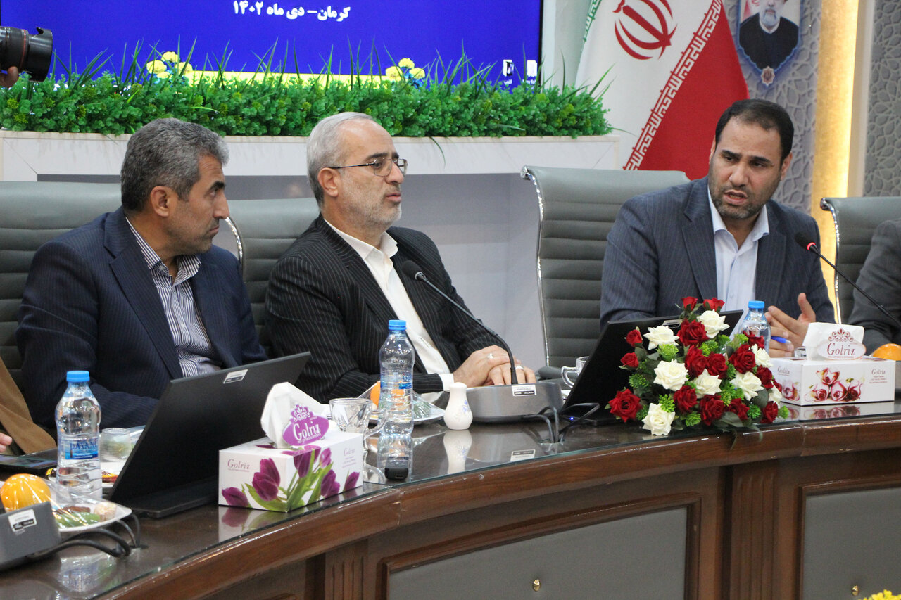 آرزوی دانش آموزان توانخواه کرمانی برآورده شد