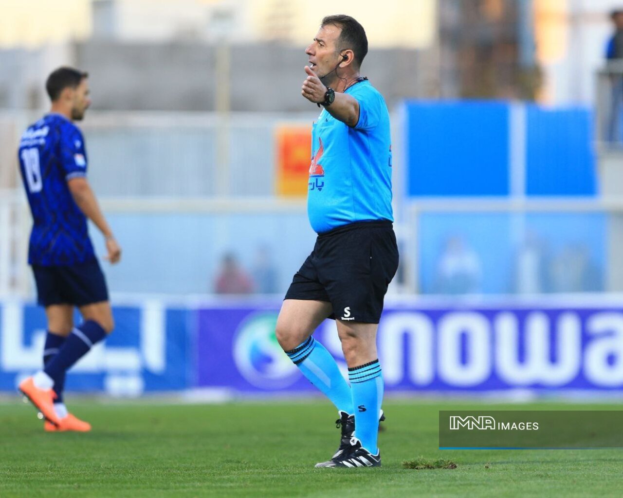 عباس راکی پرحاشیهترین داور هفته / از تصمیم بحثبرانگیز در زمین تا اضافهوزن عجیب!