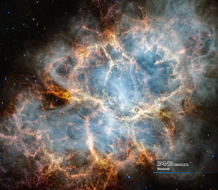 سحابی خرچنگ، بقایای یک ستاره منفجر شده در فاصله 6500 سال نوری از ما، در یک تصویر ترکیبی که توسط تلسکوپ جیمز وب گرفته شده و توسط ناسا در 30 اکتبر 2023 منتشر شد، دیده می شود.