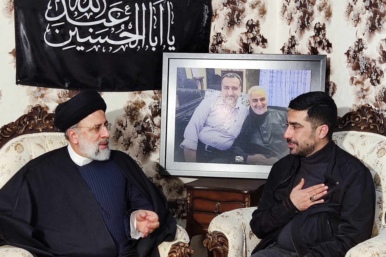 دیدار رئیس‌جمهور با خانواده شهید سید رضی موسوی + تصاویر