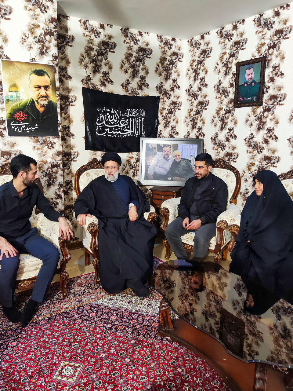 دیدار رئیسجمهور با خانواده شهید سید رضی موسوی + تصاویر