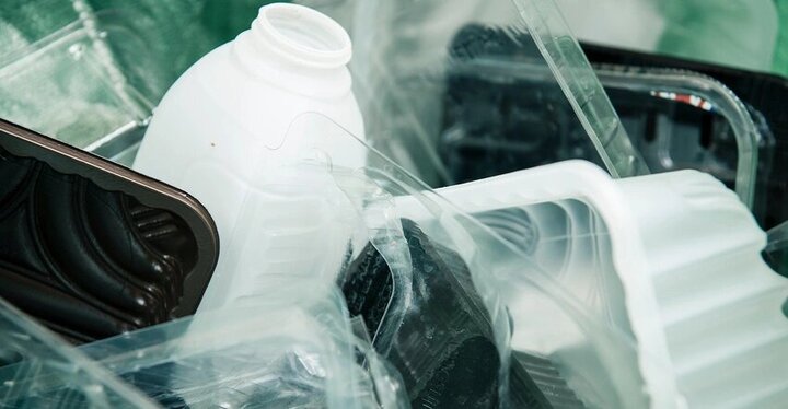 کاهش استفاده از پلاستیک در یک فروشگاه بزرگ در یک بریتانیا