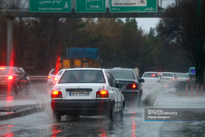وضعیت راه‌های کشور؛ بارش برف و باران در برخی از جاده‌ها