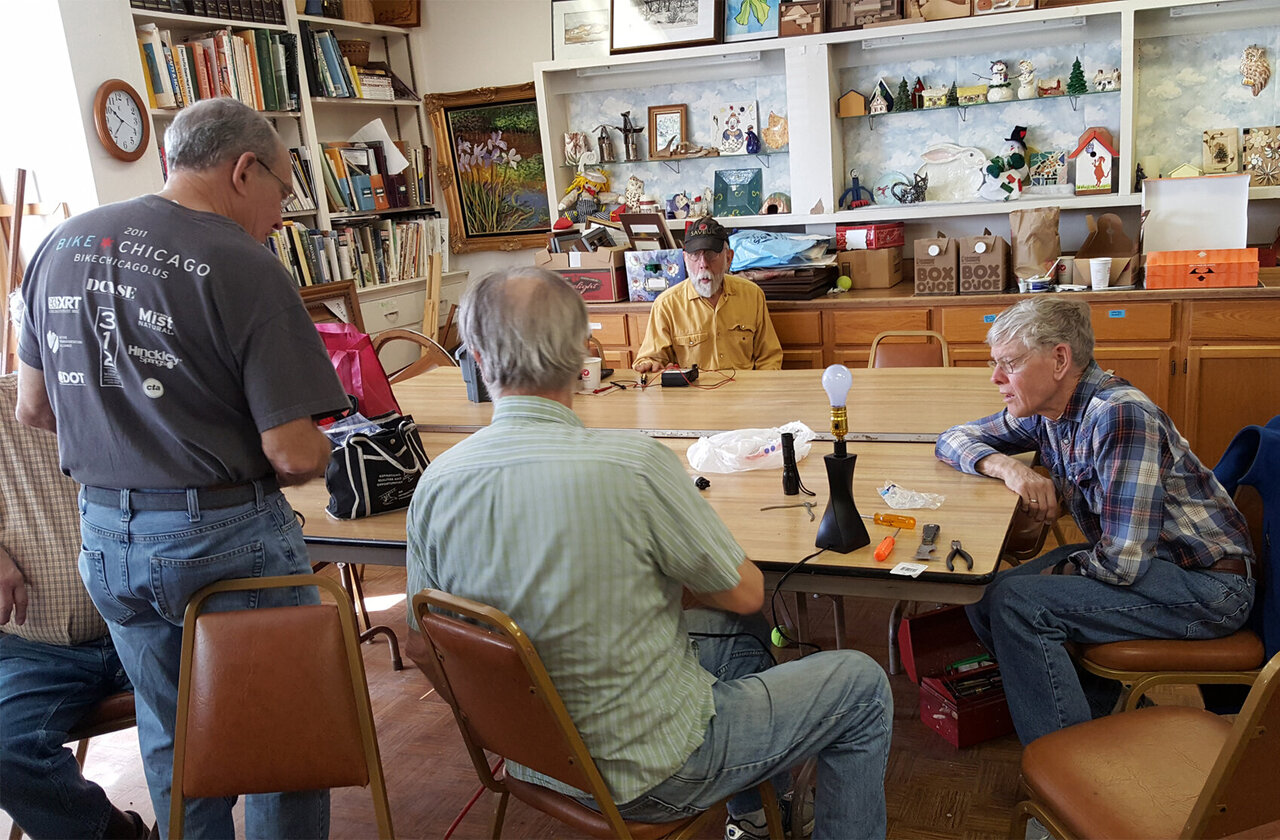 ترویج تعامل اجتماعی و فرهنگ بازیافت با کافههای تعمیر