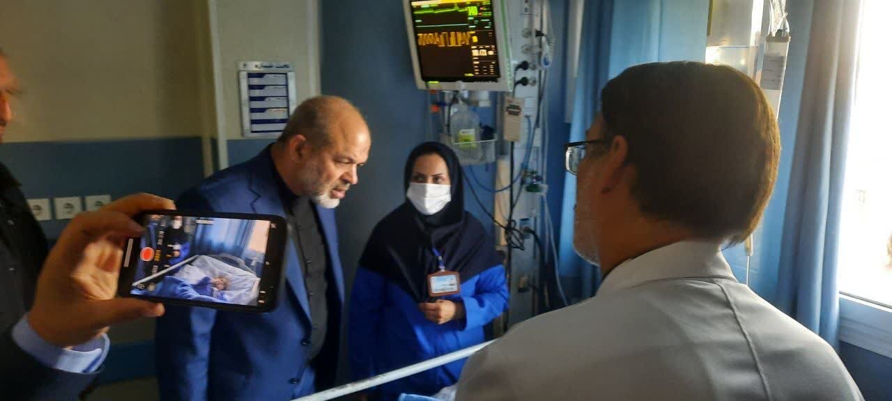 بازدید وزیر کشور از روند درمانی مجروحان حادثه تروریستی کرمان + فیلم