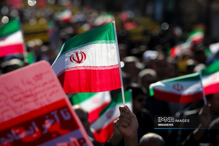 راهپیمائی مردم اراک در محکومیت جنایت تروریستی کرمان