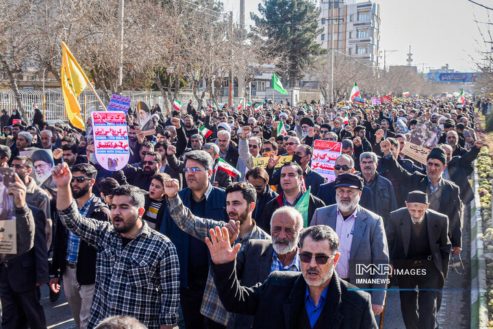 راهپیمائی مردم بجنورد در محکومیت حادثه تروریستی کرمان