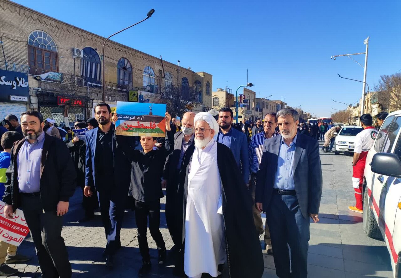 راهپیمایی مردم یزد در محکومیت جنایت تروریستی در کرمان + فیلم