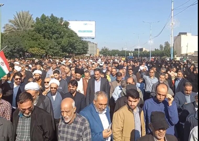 راهپیمایی مردم اهواز در محکومیت حادثه تروریستی کرمان + فیلم