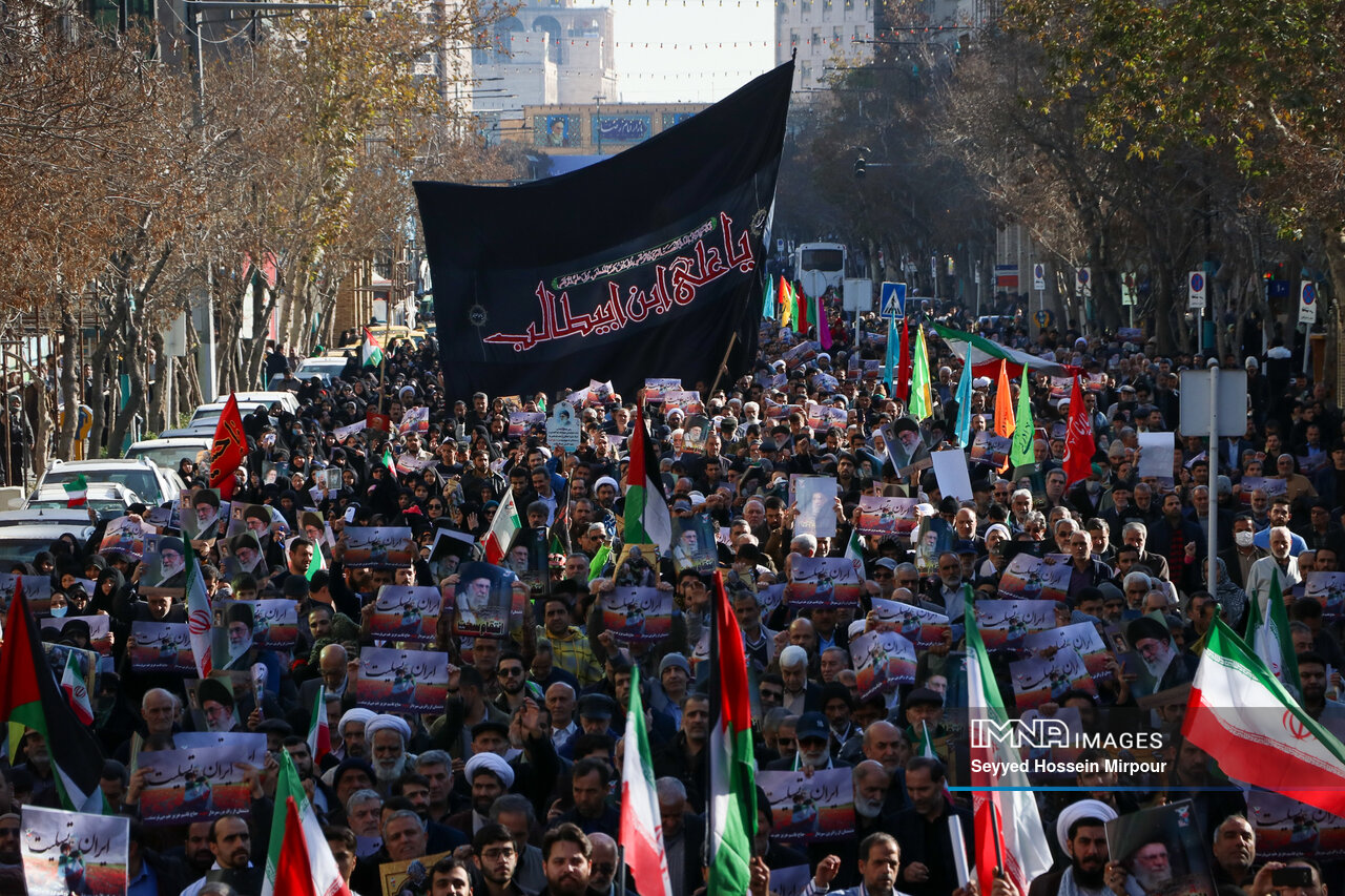 راهپیمائی مردم مشهد در محکومیت حادثه تروریستی کرمان