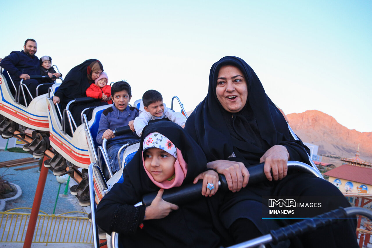 استقبال مردم اصفهان از طرح تخفیف مراکز تفریحی شهرداری