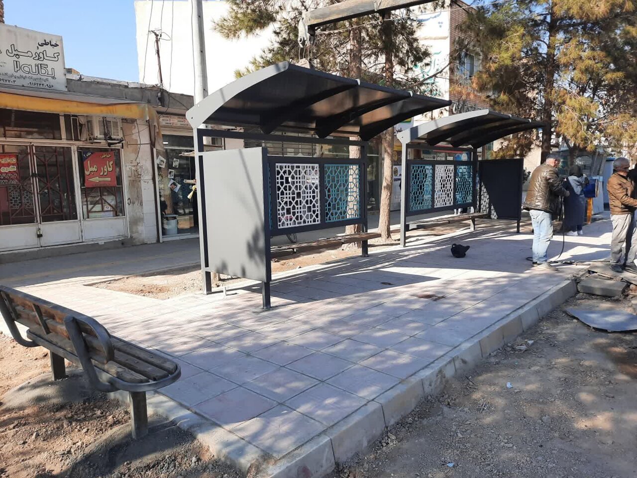 نصب سرپناه در ایستگاه‌های اتوبوس شهرک ولی‌عصر (عج) / مشکل خطوط اتوبوسرانی رفع خواهد شد