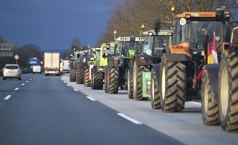 اعتراض بزرگ کشاورزان اروپایی پیش از انتخابات