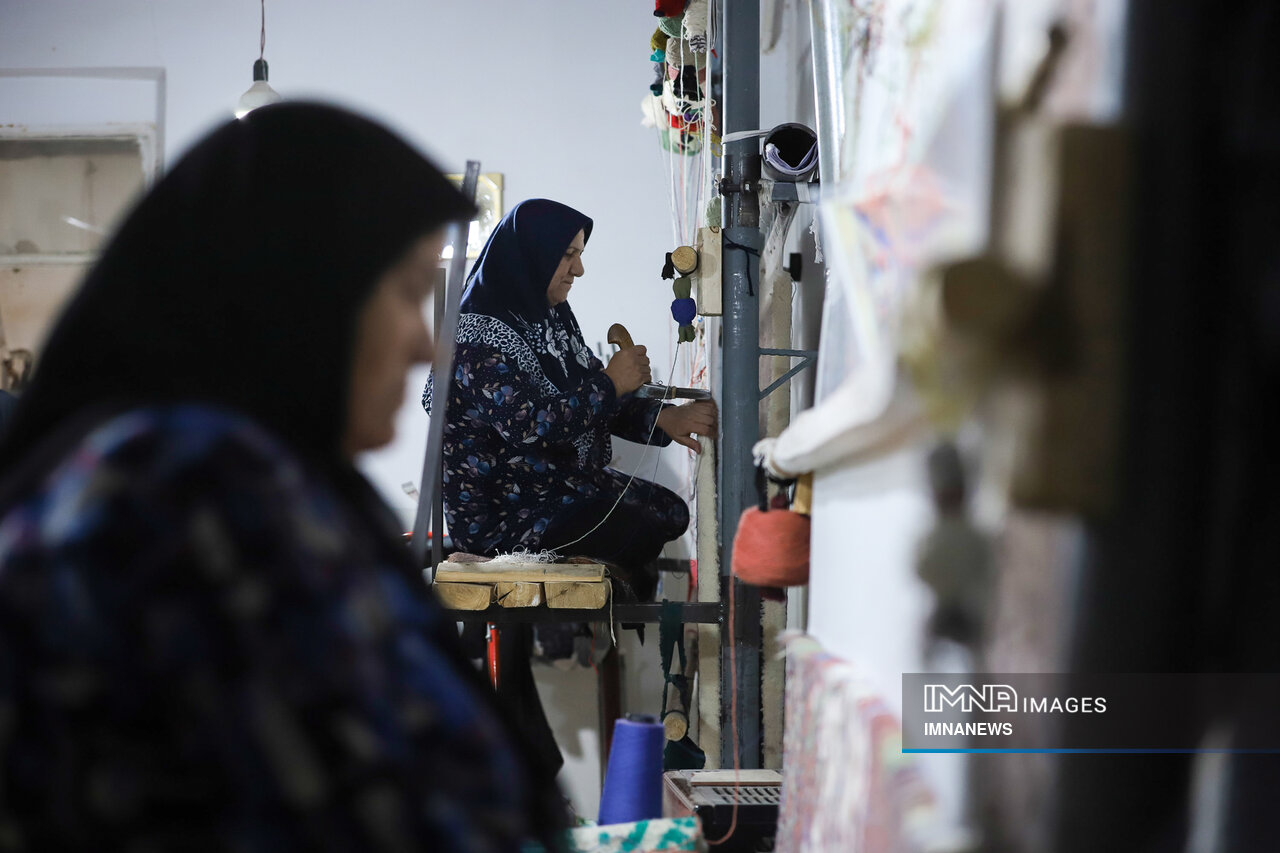 Unveiling Hidden Heroes: Women's Pivotal Role in Iran's Carpet Weaving Legacy