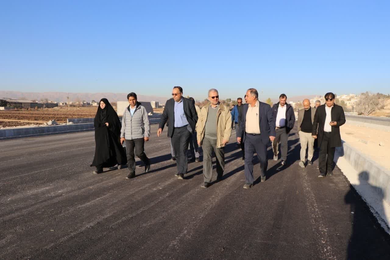 بهره‌برداری از پروژه بزرگراه سردار شهید استوار شیراز در دهه فجر