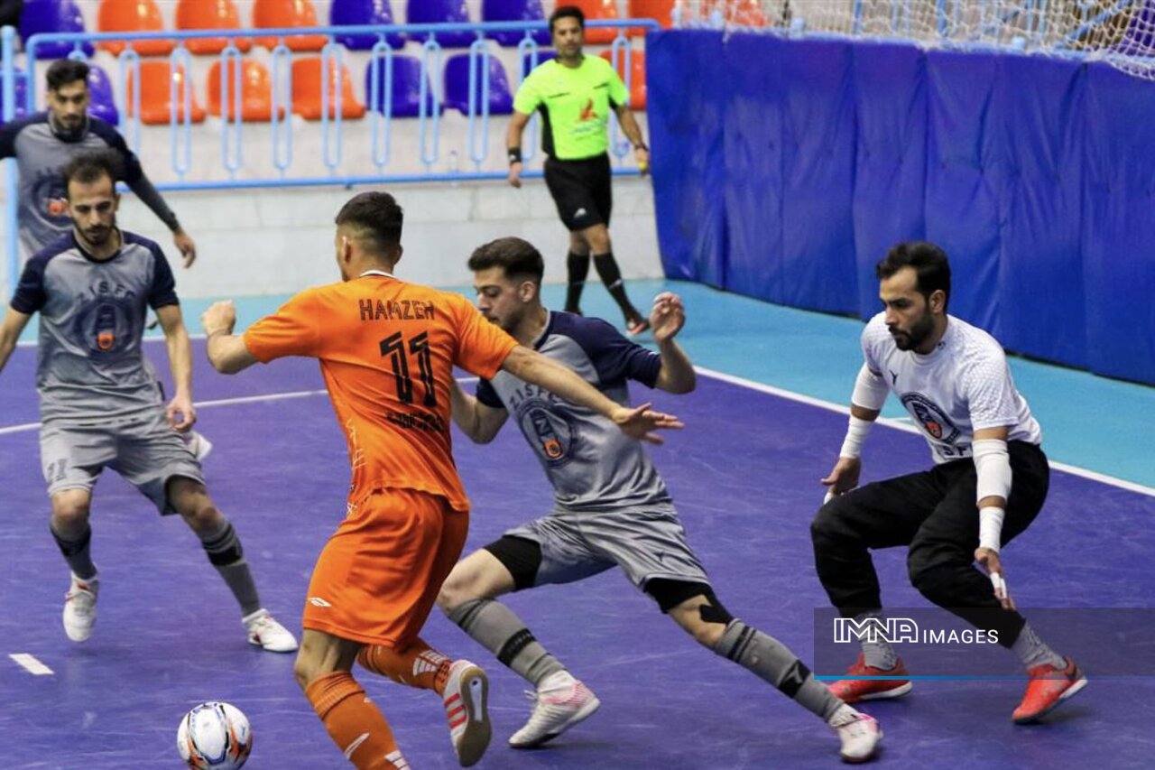 برپایی جشن قهرمانی گیتیزنها در خانه