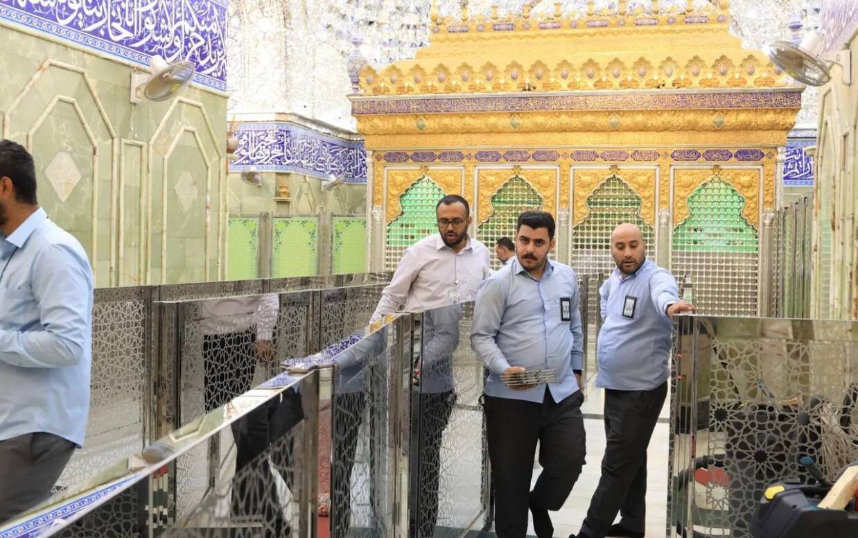 تشرف به ضریح حضرت عباس(ع) هم صفی شد + عکس