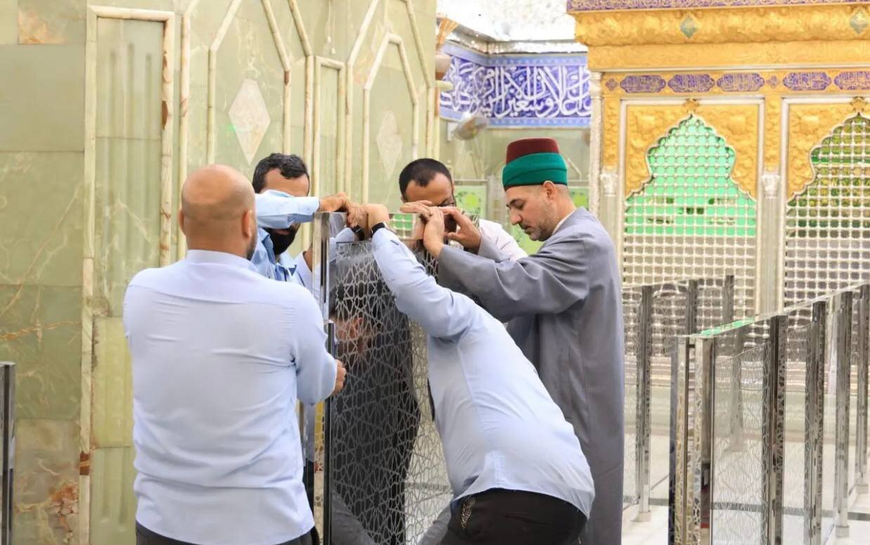 تشرف به ضریح حضرت عباس(ع) هم صفی شد + عکس