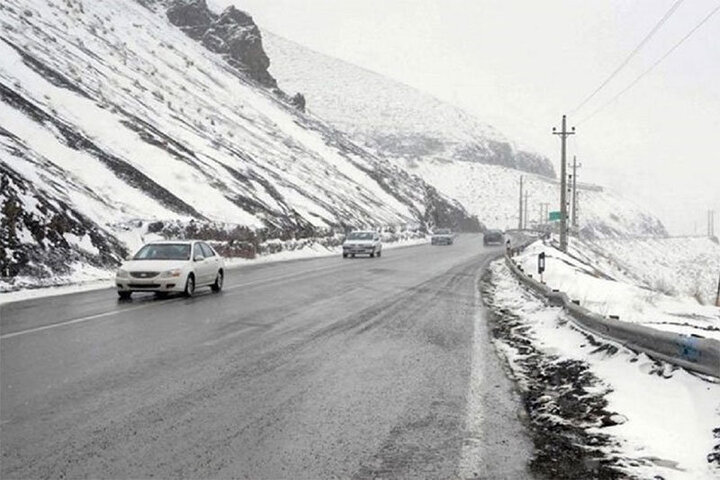 آخرین وضعیت جاده‌های کشور، امروز دوشنبه ۲۳ بهمن / ترافیک سنگین در آزادراه قزوین - کرج