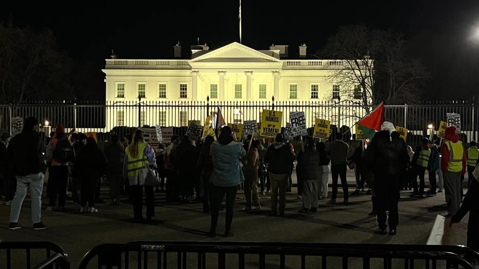 تظاهرات آمریکایی‌ها مقابل کاخ سفید در محکومیت حمله به یمن