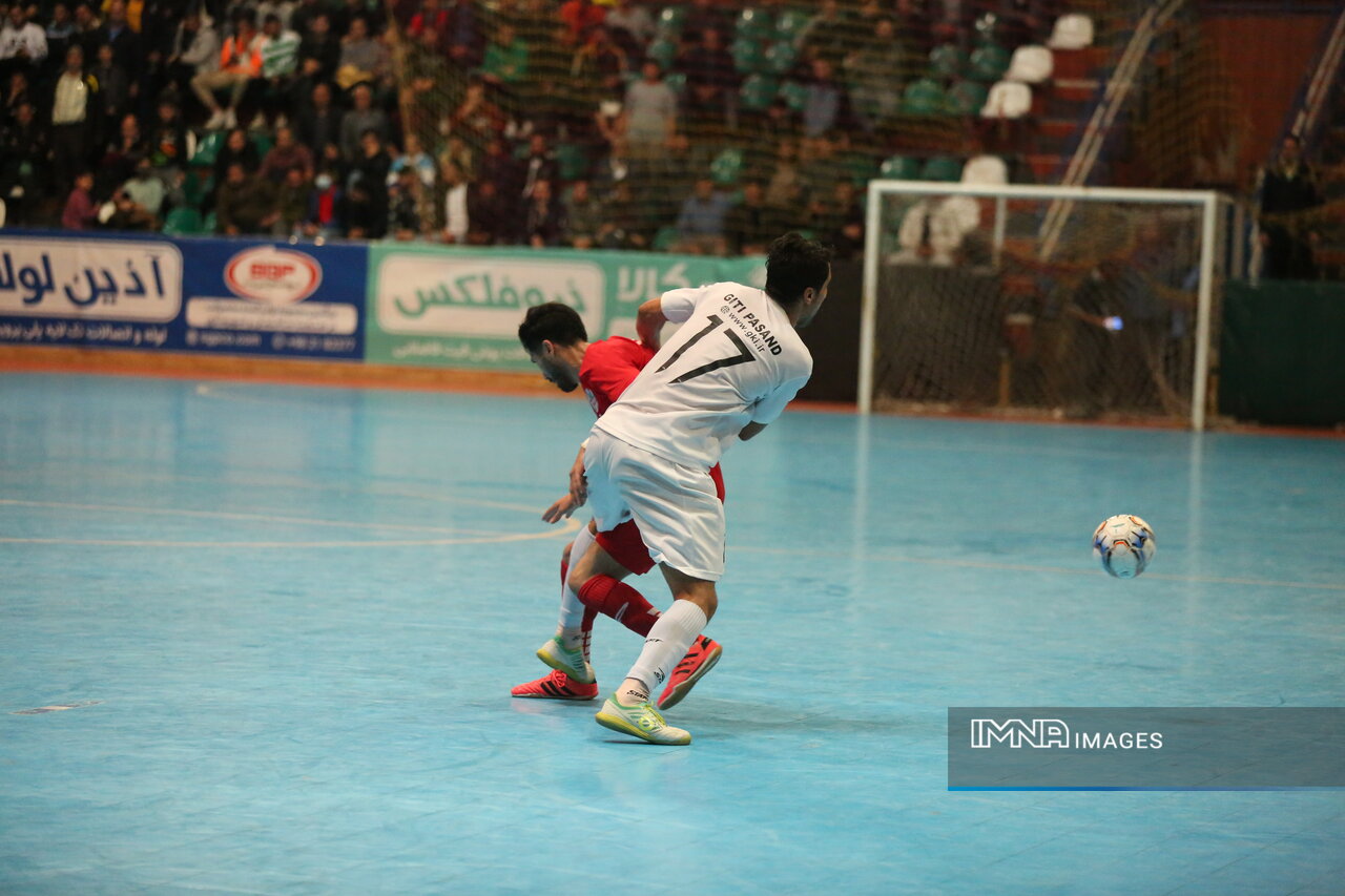 برپایی جشن قهرمانی گیتیزنها در خانه