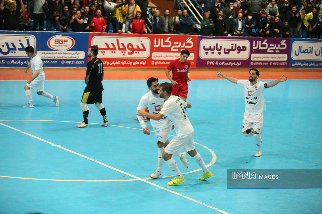 مس سونگون با سرمربی جدید بهدنبال خروج از بحران