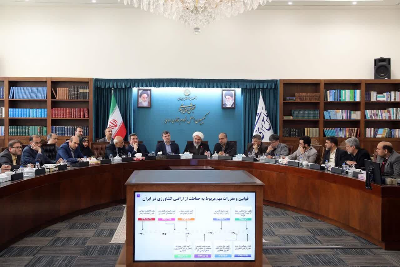 طرح یکپارچهسازی اراضی باغی و زراعی خلاءهای قانونی در این حوزه را پوشش میدهد