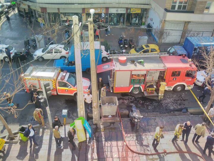 وقوع آتش‌سوزی در ساختمانی ۴ طبقه در تهران/ ۱۳ فرد محبوس نجات یافتند