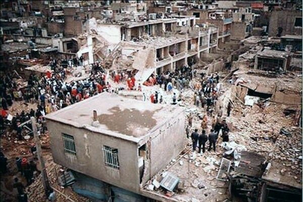 به یاد ۲۲۰ نفری که در ۶ دقیقه شهید شدند + فیلم