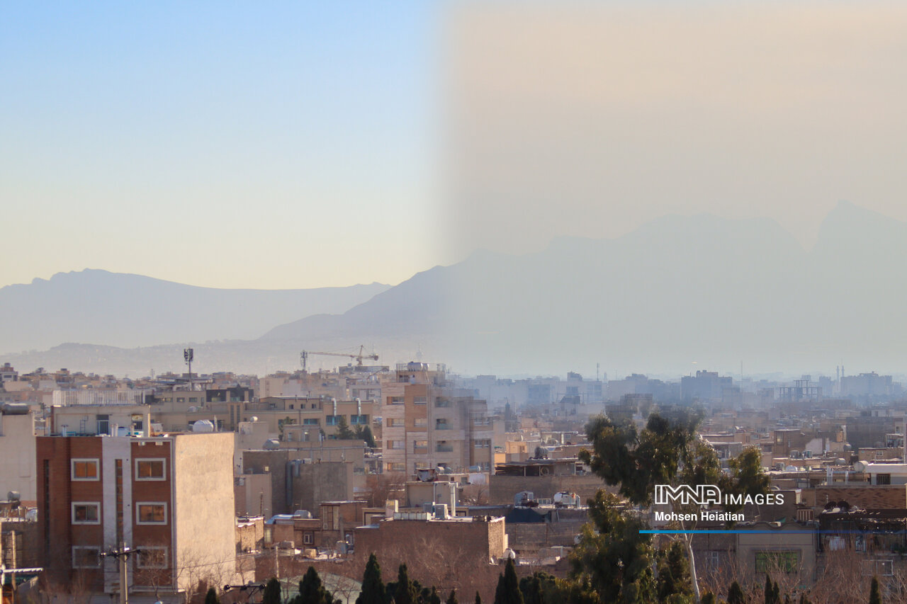 توریست در دود / نفس تنگ گردشگران در آلودگی هوا