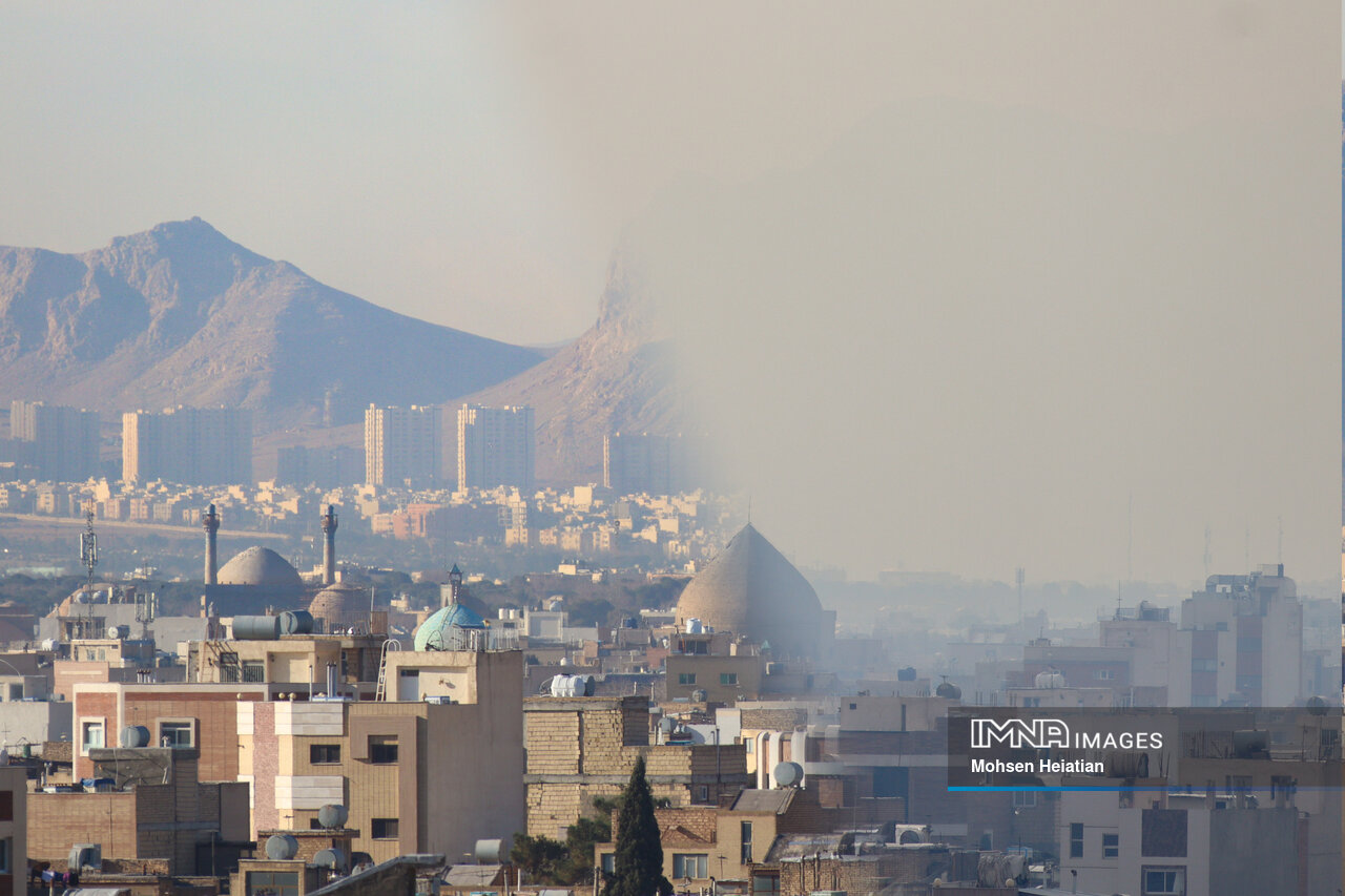 اصفهان با و بدون آلودگی