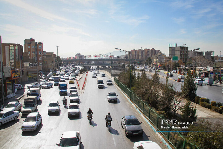 خیابان کاوه با دورنمای پل شهید چمران