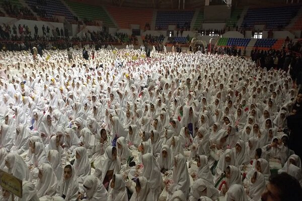 شرکت ۴۰۰۰ دانش‌آموز سنندجی در جشن «فرشته‌های کُرد ایرانی» + فیلم