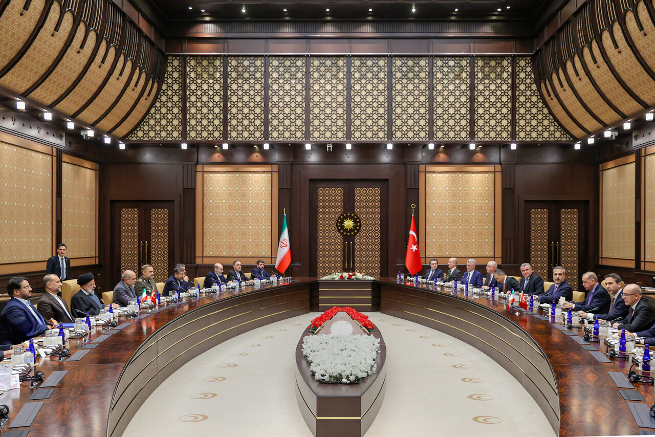 برگزاری هشت جلسه شورای‌عالی همکاری نماد اراده سران ایران و ترکیه برای گسترش روابط است