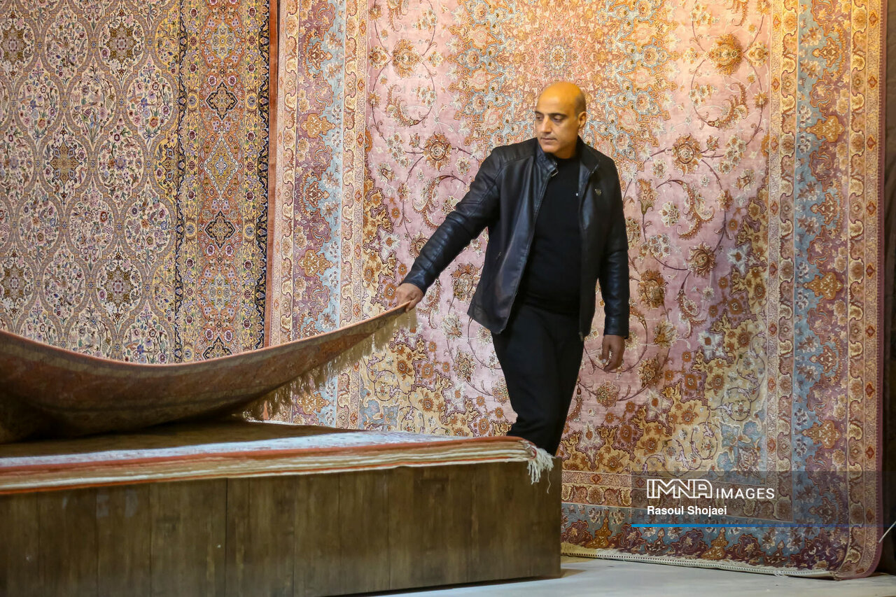 اینجا رج به رج عشق بافته میشود؛ آن را دریابید!