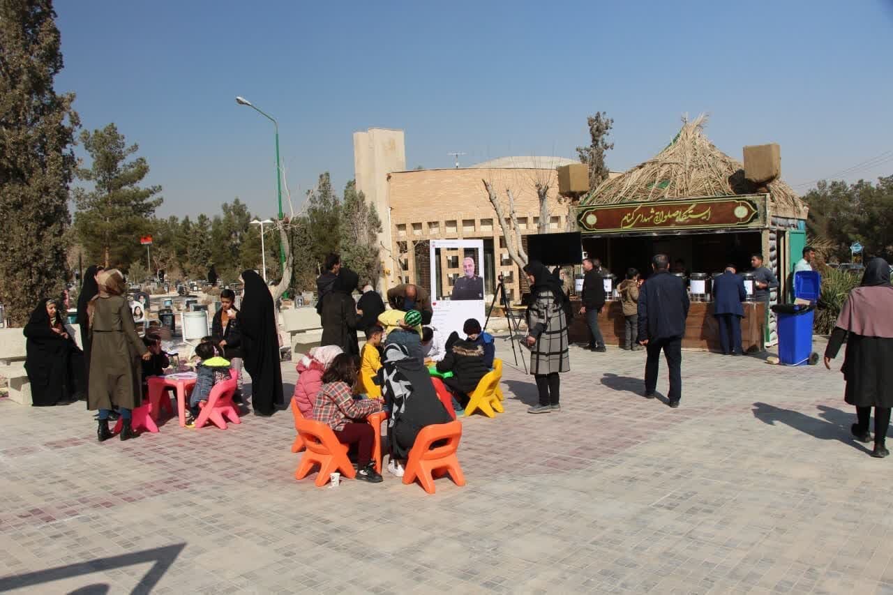 ورود ۲۵ هزار خودرو به آرامستان باغ رضوان در روز  ولادت حضرت علی (ع)