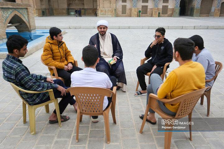 مراسم معنوی اعتکاف در مسجد جامع اصفهان