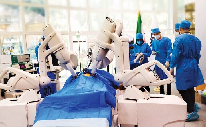 معطل ماندن ربات جراح پشت در اتاق مسئولان