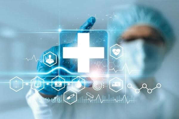 ربات جراح در پشت اتاق مسئولان لنگر انداخته است!