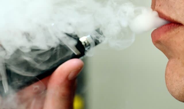 ممنوعیت ویپ در انگلیس برای کاهش کشیدن سیگار نوجوانان