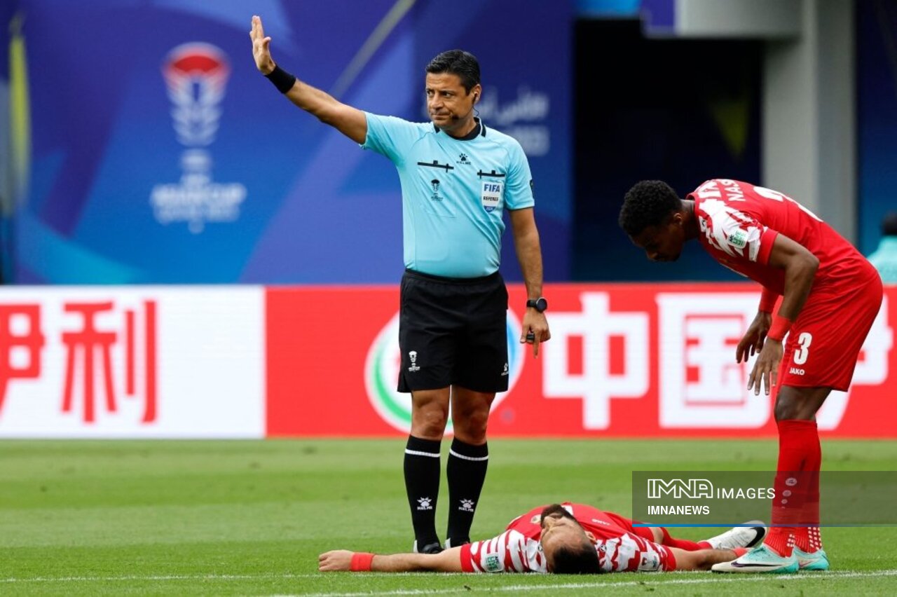 علیرضا فغانی بهدرستی بازیکن عراق را اخراج کرد