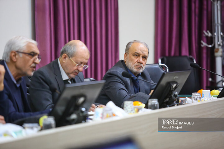 جلسه بررسی بودجه 1403 شهرداری اصفهان
